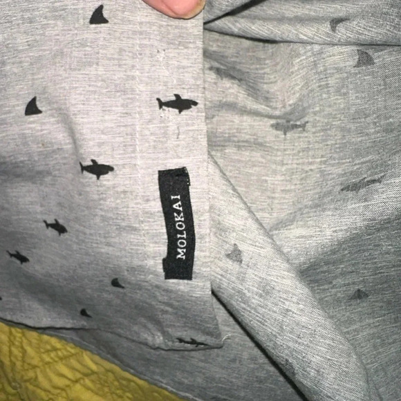 Molokai surf co XL men’s shark button down. Grey with black sharks. Worn twice. - Picture 5 of 9